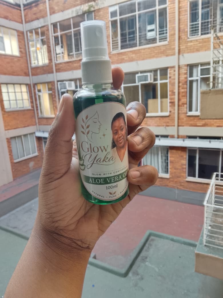 Glow Yaka Aloe Vera Oil 100ml spray bottle